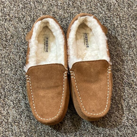 Fireside Women’s Tan Suede Moccasin Slippers Size 6 US /EU 37 - Picture 2 of 12